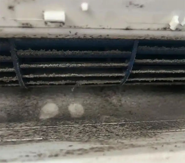 清水河空调吹的风有股烧焦味是怎么回事